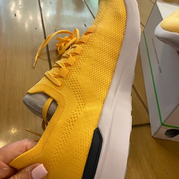 APL Men’s Yellow Techloom Breeze Athletic Sneakers Marigold Lightweight NEW 11.5 - Picture 5 of 16